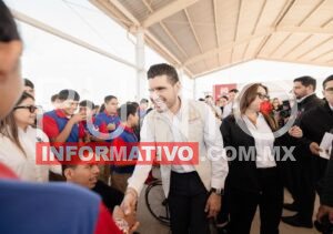 Entrega Beto Granados nueva techumbre, explanada cívica, y anuncia gestiones para nuevo Hospital y 3 Guarderías del IMSS en Matamoros