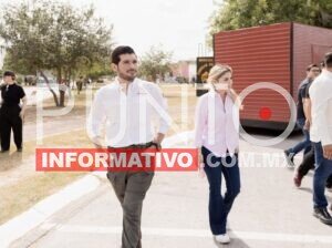 Beto Granados y Anita Granados supervisan instalación de la Exposición “La Gran Fuerza de México”.